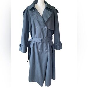 Vintage black women’s trenchcoat size 20